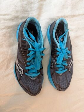 Saucony Women's Kinvara 4 Running Sneakers in Teal and Charcoal